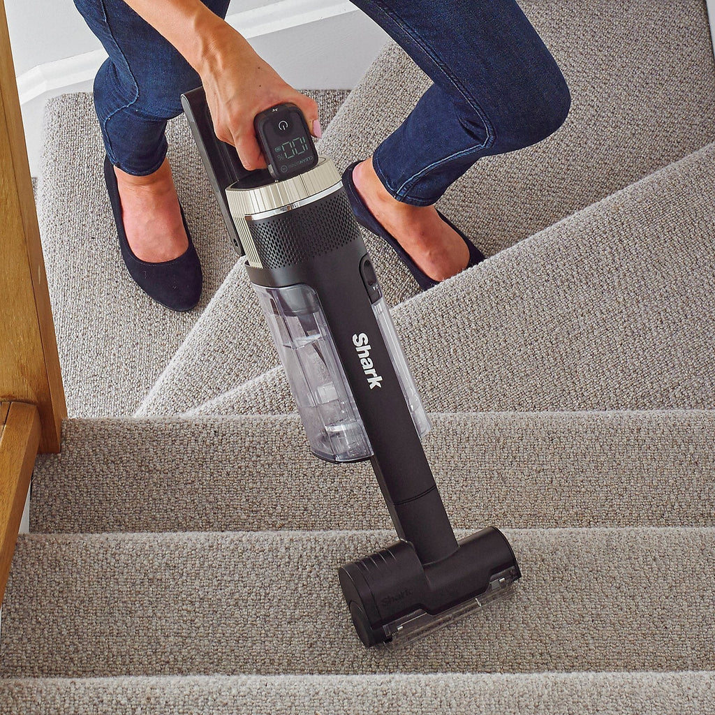 Shark Stratos Cordless Vacuum w/ Anti Hair Wrap & Clean Sense IQ IZ400UKT